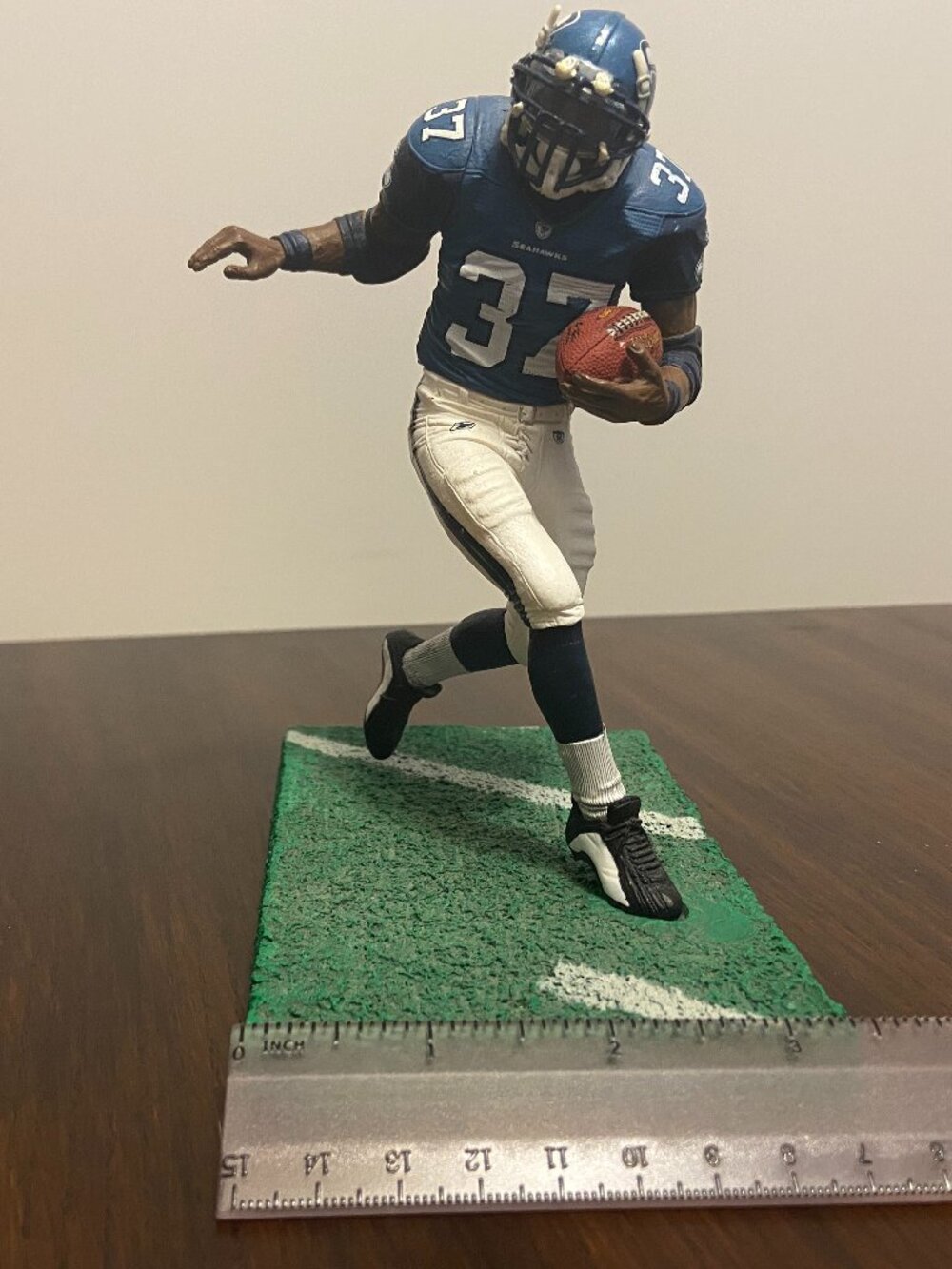 SHAUN ALEXANDER Seattle Seahawks McFarlane NFL Series 6 Football Figure